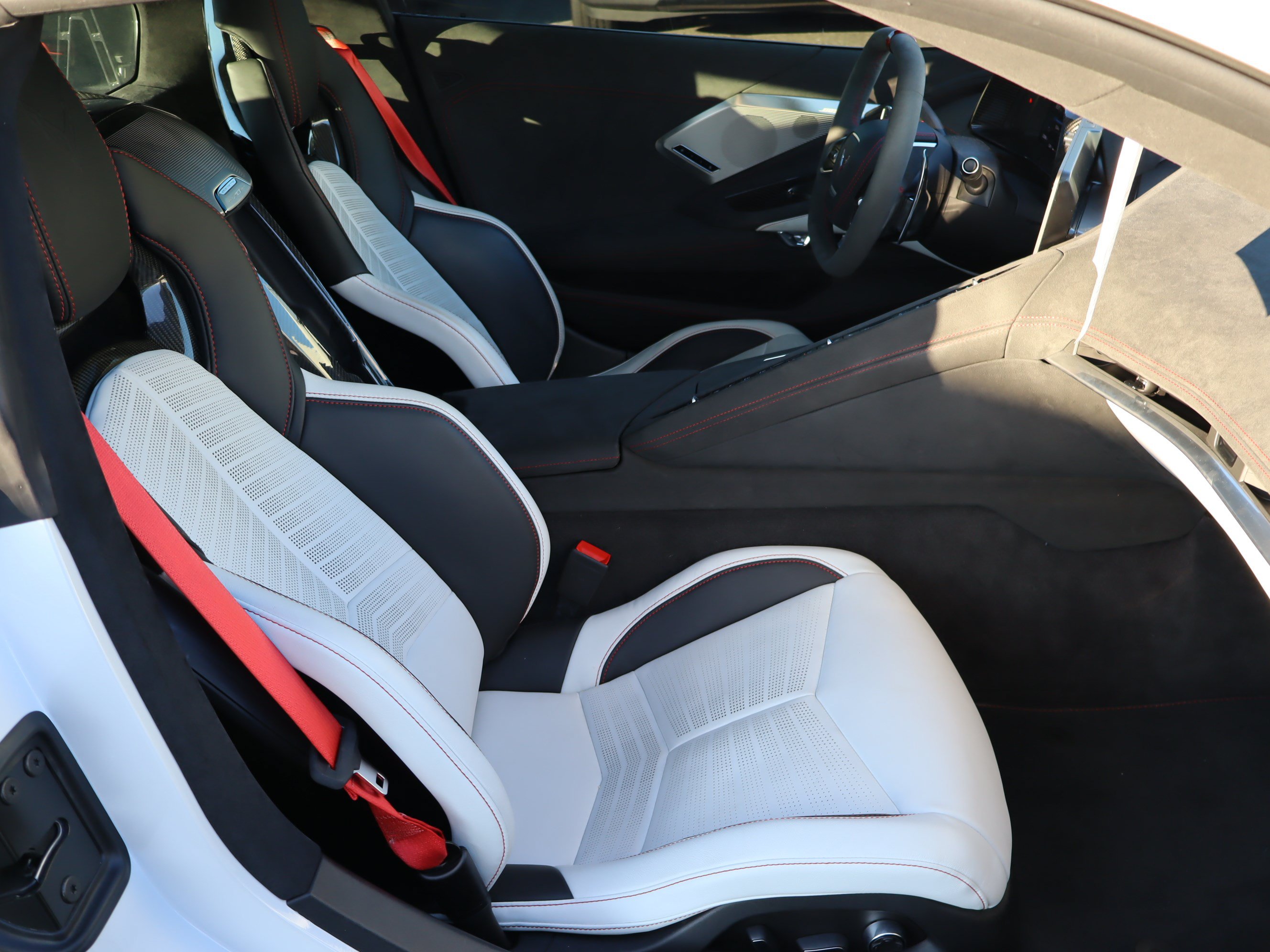 Used 2023 Chevrolet Corvette Stingray Premium Cpe w/ Z51 Performance Package RWD image 34