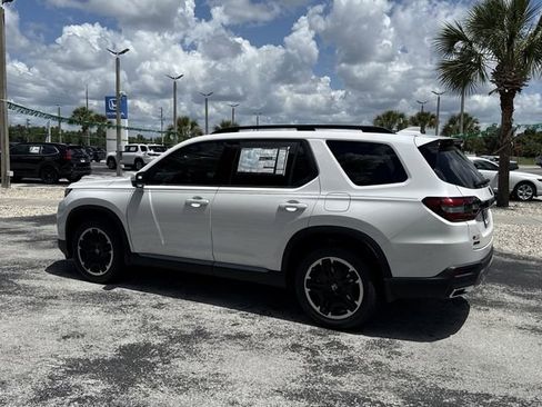 New 2026 Honda Pilot Touring image 9