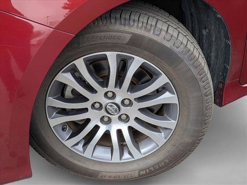 Used 2018 Toyota Sienna XLE Premium image 10