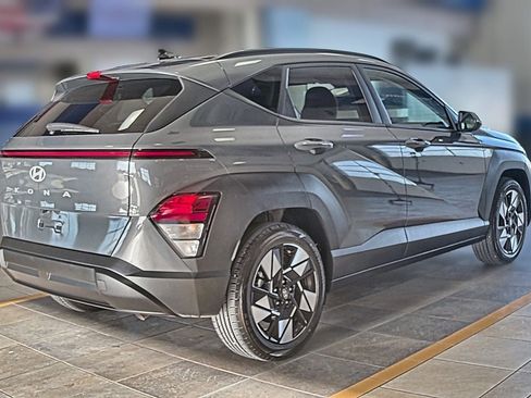 Used 2025 Hyundai Kona SEL FWD image 5