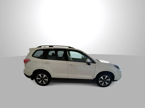 Used 2017 Subaru Forester 2.5i Premium image 9