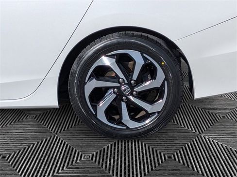 Used 2017 Honda Accord EX-L image 9