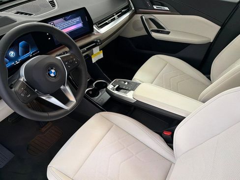 Used 2026 BMW X1 xDrive28i w/ Technology Package image 4