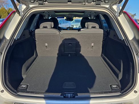 New 2026 Volvo XC60 B5 Plus w/ Climate Package image 24