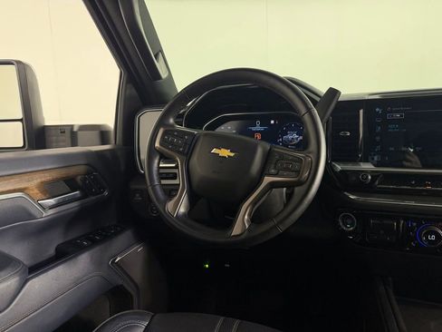 Used 2024 Chevrolet Silverado 2500 High Country w/ High Country Premium Package AWD/4WD image 14