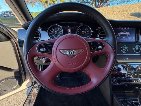 Used 2019 Bentley Mulsanne image 17