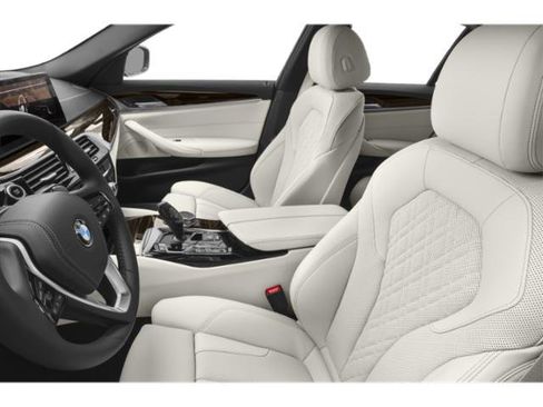 Used 2021 BMW 530e w/ Premium Package RWD image 12