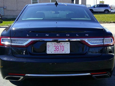 Used 2018 Lincoln Continental Select w/ Continental Climate Package AWD/4WD image 6