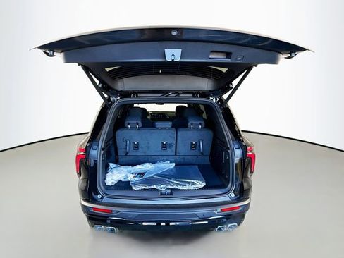 New 2026 Chevrolet Traverse LT w/ Midnight/Sport Edition image 25