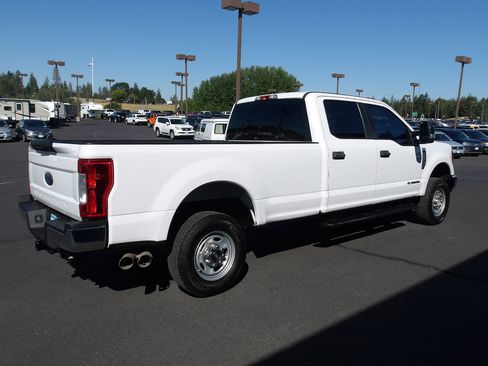 Used 2019 Ford F250 XL w/ Power Equipment Group image 5