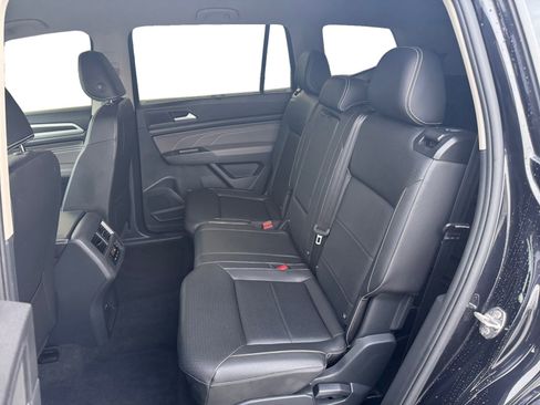 Certified 2023 Volkswagen Atlas SE w/ Black Wheel Package image 5