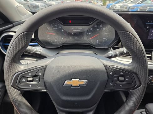 Used 2024 Chevrolet Trax LS FWD image 27