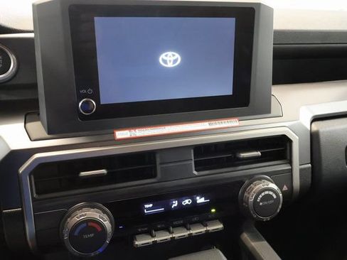 New 2026 Toyota 4Runner SR5 AWD/4WD image 18