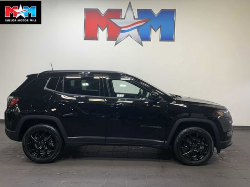 New 2026 Jeep Compass Latitude image 1