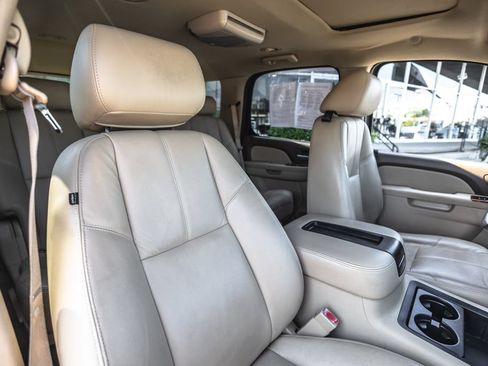 Used 2010 Chevrolet Tahoe LT AWD/4WD image 25