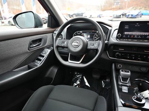 Used 2023 Nissan Rogue S image 12