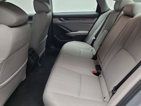 Used 2018 Honda Accord Touring image 18