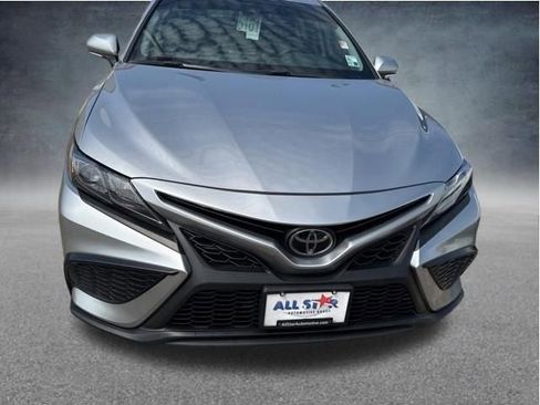 Used 2023 Toyota Camry SE FWD image 11
