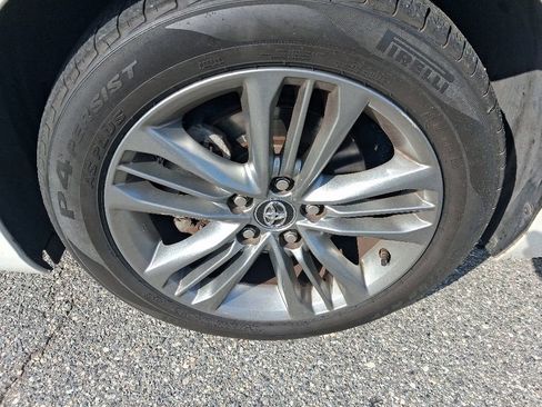 Used 2017 Toyota Camry SE FWD image 14