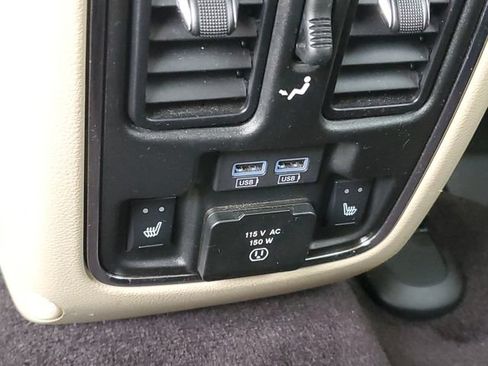 Used 2018 Jeep Grand Cherokee Limited AWD/4WD image 12