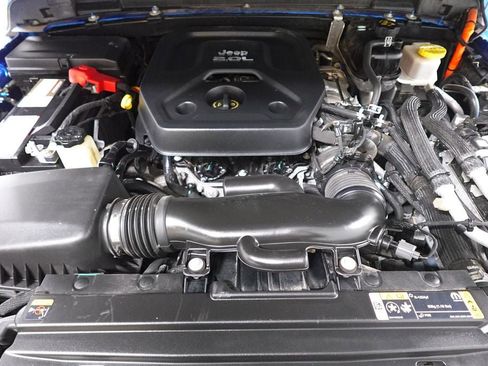 Used 2023 Jeep Wrangler Unlimited Sahara AWD/4WD image 36