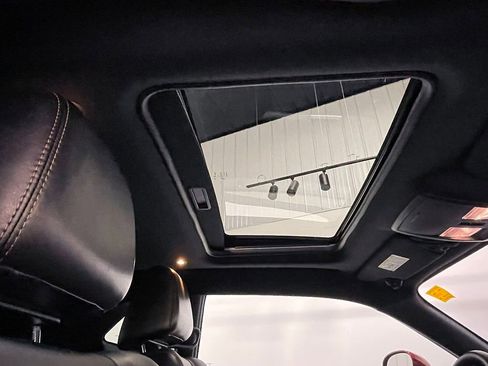 Used 2014 Dodge Challenger SXT image 55