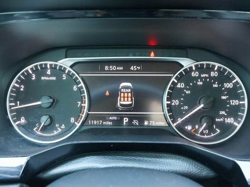 Used 2025 Nissan Pathfinder SV image 34