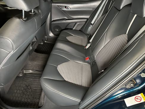 Used 2019 Toyota Camry SE FWD image 21