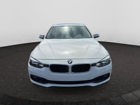 Used 2017 BMW 320i Sedan RWD image 2