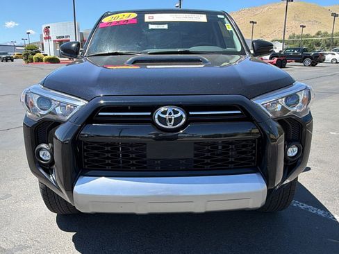 Certified 2024 Toyota 4Runner TRD Off-Road Premium w/ Moonroof Package AWD/4WD image 8