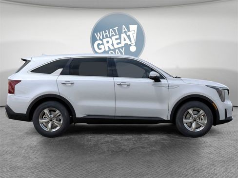 New 2026 Kia Sorento LX image 7