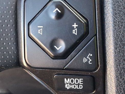 Used 2020 Toyota 4Runner TRD Off-Road AWD/4WD image 21
