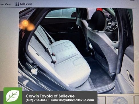 Used 2025 Hyundai Elantra Limited image 11