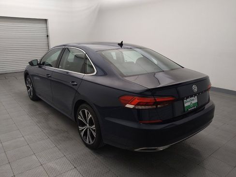 Used 2022 Volkswagen Passat 2.0T SE image 5
