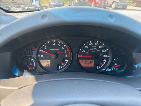 Used 2008 Nissan Frontier SE w/ SE Value Truck Pkg AWD/4WD image 7