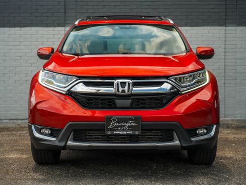 Used 2018 Honda CR-V Touring image 2