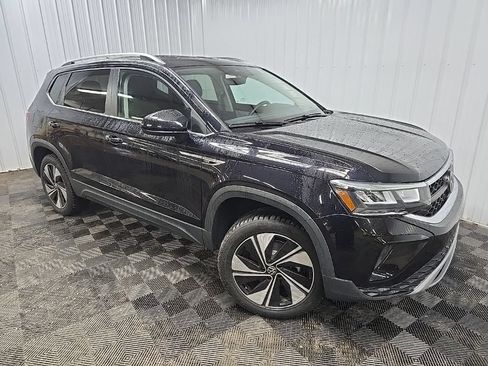 Used 2023 Volkswagen Taos SE AWD/4WD image 7