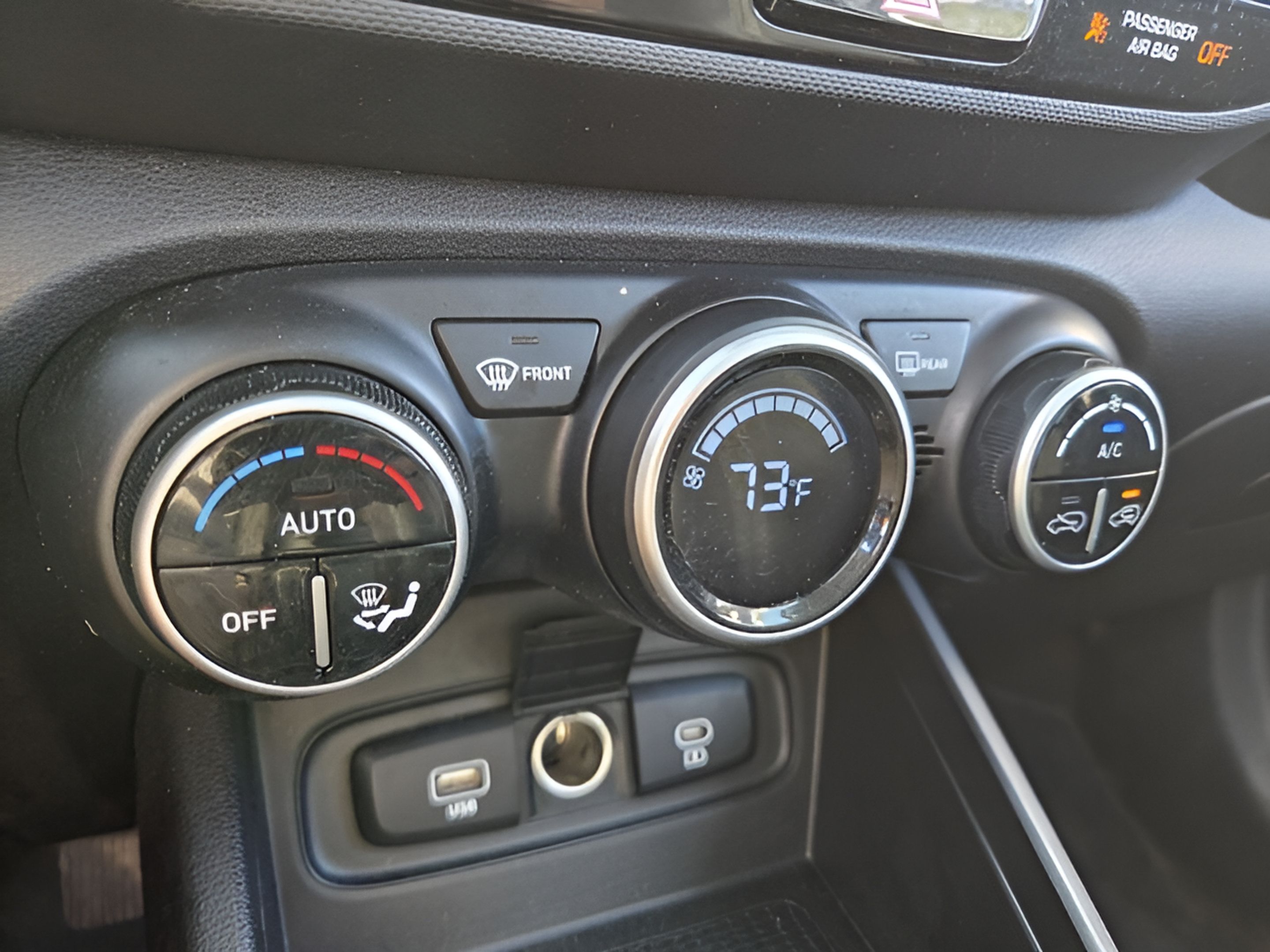 Used 2025 Hyundai Venue SEL FWD image 22