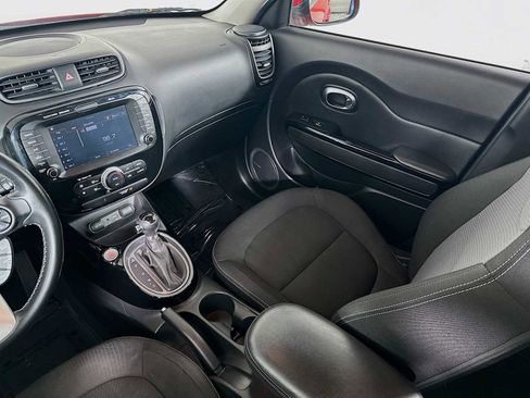 Used 2017 Kia Soul + w/ Audio Package image 21