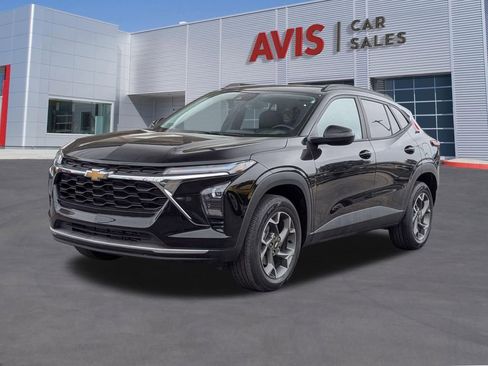 Used 2025 Chevrolet Trax LT w/ LT Convenience Package FWD image 1