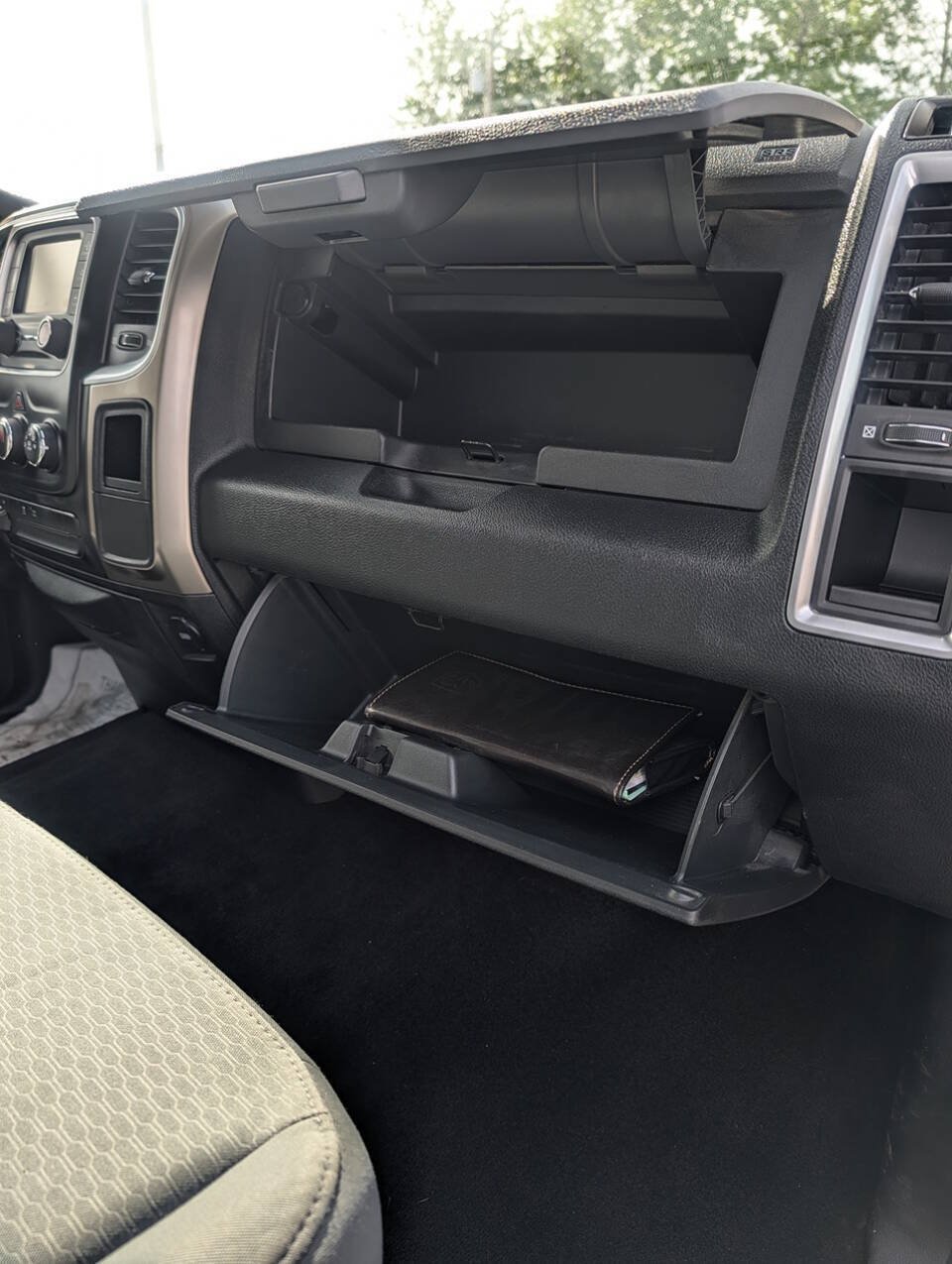 Used 2013 RAM 1500 Classic SLT w/ Premium Display Pkg AWD/4WD image 36