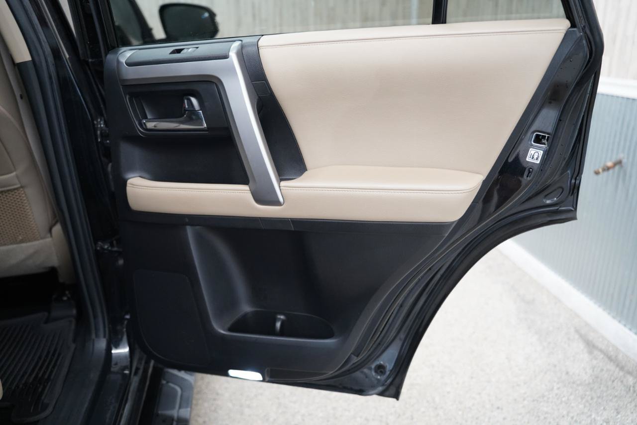 Used 2022 Toyota 4Runner SR5 Premium w/ Moonroof Package AWD/4WD image 38