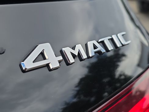 Used 2025 Mercedes-Benz GLE 350 4MATIC image 11