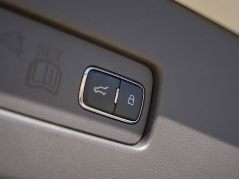 Used 2020 Lincoln Aviator Reserve w/ Equipment Group 202A image 28