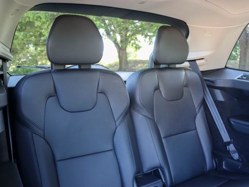 Used 2016 Volvo XC90 T6 Momentum w/ Momentum Plus Package AWD/4WD image 21