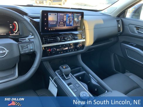 New 2026 Nissan Pathfinder SL w/ SL Premium Package image 7