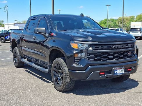 Used 2024 Chevrolet Silverado 1500 Custom Trail Boss AWD/4WD image 2