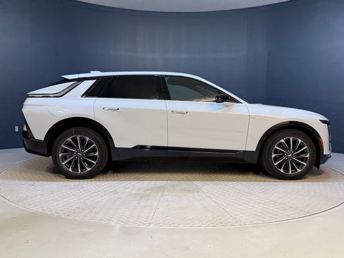 New 2026 Cadillac Lyriq Sport image 8