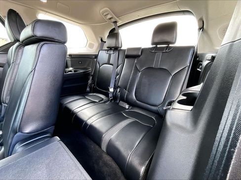 Used 2024 Honda Pilot Touring image 17