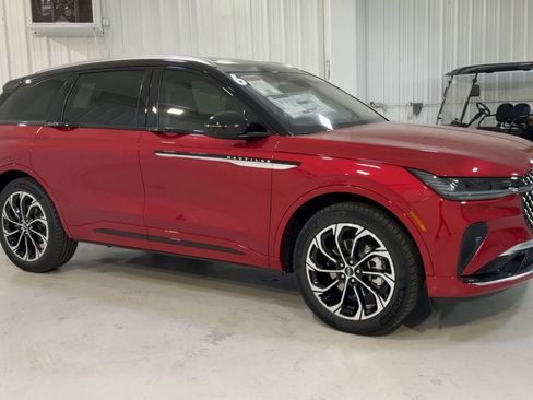 New 2026 Lincoln Nautilus Reserve image 3